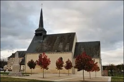 Nous sommes en Grande Sologne, devant l'&eacute;glise Saint-Laurian, &agrave; Loreux. Village de l'arrondissement de Romorantin-Lanthenay, il se situe dans le d&eacute;partement ...
