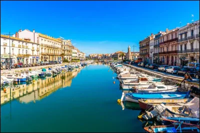 Quelle est cette ville du 34 o&ugrave; se d&eacute;roule le festival ''Quand Je Pense &agrave; Fernande'' ?