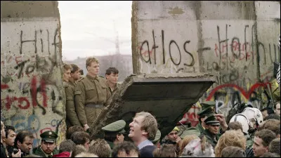 Quelle est l'ann&eacute;e de la chute du mur de Berlin ?