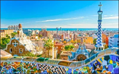 L'Espagne est divis&eacute;e en 17 "communaut&eacute;s autonomes", Barcelone se trouve dans la communaut&eacute; autonome...