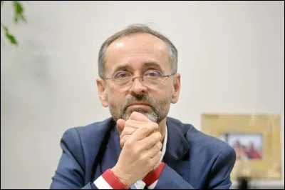 Qui est ce robert, maire de B&eacute;zier ?