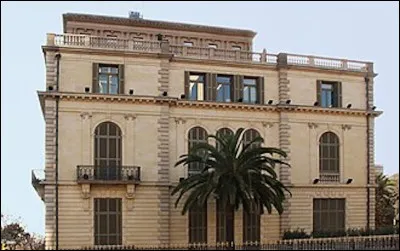 ''Le palais Robert'' est situ&eacute; &agrave; Catalogne, donc...