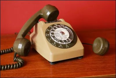 Qui a invent&eacute; le t&eacute;l&eacute;phone ?