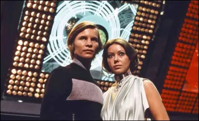 "L&rsquo;&Acirc;ge de cristal", film de science-fiction o&ugrave;, dans la soci&eacute;t&eacute; de 2274 les sujets sont contraints de mourir &agrave; 30 ans pour &eacute;viter la surpopulation, est un film de ...