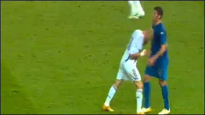 Quel joueur fran&ccedil;ais a re&ccedil;u un carton rouge en finale de la Coupe du monde 2006 ?