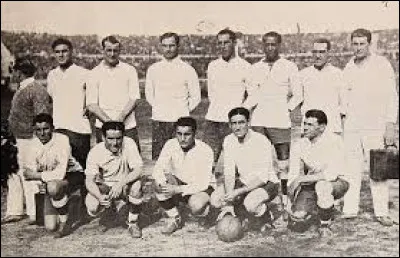 Quelle nation a remport&eacute; la premi&egrave;re Coupe du monde ?