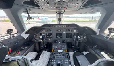 Comment s'appelle l'ordinateur dans la cabine de pilotage qui indique que l'on est &agrave; trop basse altitude et qu'on peut s'&eacute;craser ?