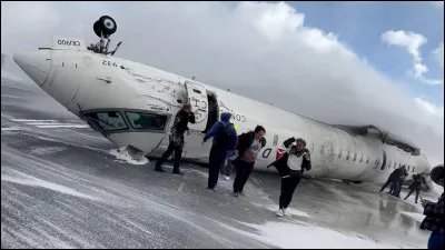 Que dit le pilote aux contr&ocirc;leurs a&eacute;riens lorsqu'il y a un probl&egrave;me s&eacute;rieux sur l'avion ?