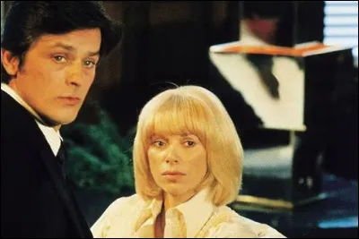 Quel est le trio d'acteurs du film "Les seins de glace" en 1974 ?