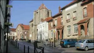 Dans quel d&eacute;partement trouve-t-on la ville de Queue-en-Brie ?