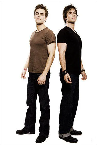 Quels sont les liens qui unissent les personnages de cette photo ?