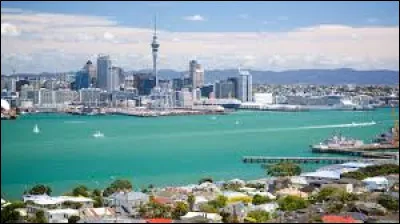 Auckland est la capitale de la Nouvelle-Z&eacute;lande.
