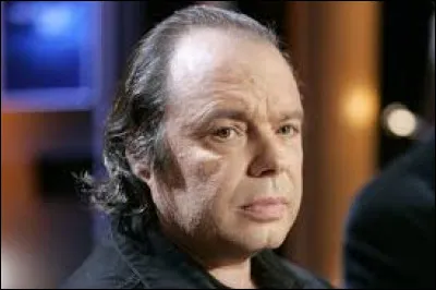 Qui est cet &eacute;crivain, auteur du roman ''Zone &eacute;rog&egrave;ne'' ?