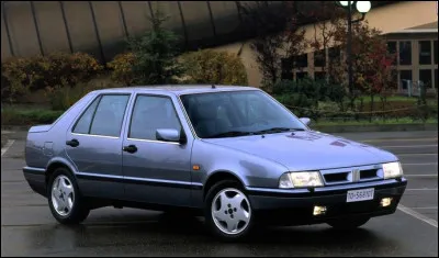 &Agrave; l'oppos&eacute; de ce que la firme de Turin propose depuis une dizaine d'ann&eacute;es, cette berline statutaire &eacute;tait l'expression du haut de gamme de la marque. Quelle est cette voiture ?