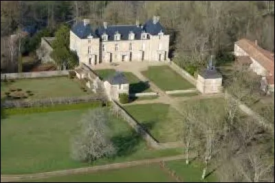 Voici le ch&acirc;teau des Mouli&egrave;res, &agrave; Saint-Pompain. Village de l'arrondissement de Parthenay, il se situe dans le d&eacute;partement ...