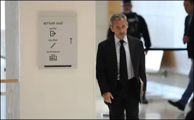 Suite &agrave; sa condamnation, combien de jours Nicolas Sarkozy a-t-il effectu&eacute;s en d&eacute;tention ?