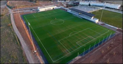 &Eacute;ducation physique et sportive : Combien de joueurs une &eacute;quipe de football compte-t-elle sur le terrain au d&eacute;but d'un match ?