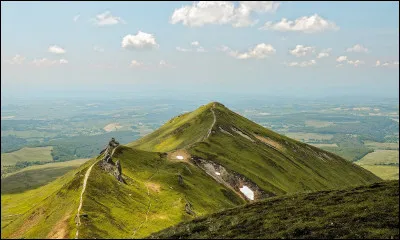 Quel pays compte le plus grand nombre de volcans actifs au monde ?