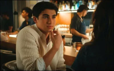Avec qui Allie s'est-elle rapproch&eacute;e &agrave; la toute fin de la s&eacute;rie, ce qui rend Dean jaloux ?