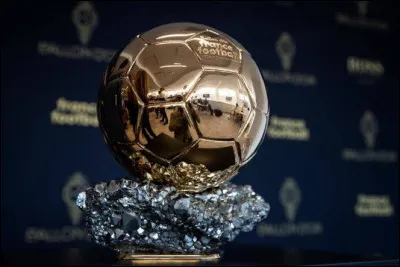 Seulement deux footballeurs fran&ccedil;ais ont re&ccedil;u un Ballon d'Or.