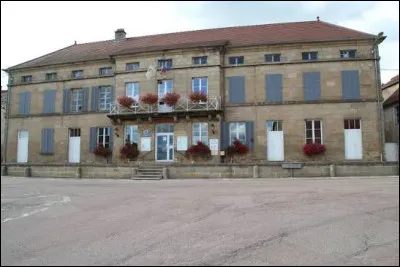 Village de l'arrondissement de Langres, o&ugrave; l'Apance prend sa source, Serqueux se situe dans le d&eacute;partement ...