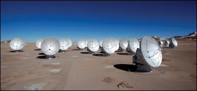 Quel est le nom du t&eacute;lescope spatial lanc&eacute; en 2021 pour succ&eacute;der &agrave; Hubble ?