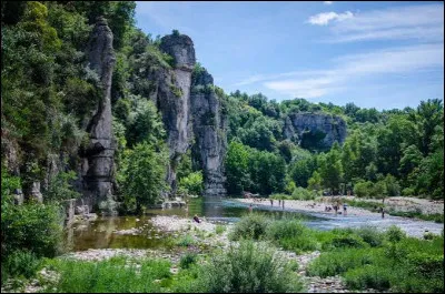 Dans quelle r&eacute;gion ce d&eacute;partement se trouve-t-il ?