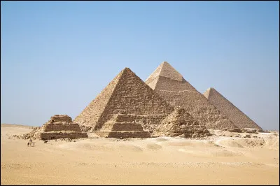 Quelle civilisation a construit les c&eacute;l&egrave;bres pyramides de Gizeh ?