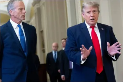 Trump l&egrave;ve trois doigts en parlant de ses nominations judiciaires : en a-t-il nomm&eacute; 1, 2, ou 3 &agrave; la Cour supr&ecirc;me ?