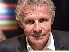 Ecrivain franais, prsentateur de journal tlvis.