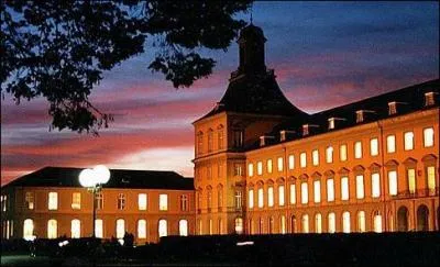 Ce fut la capitale d'un grand pays europen. Laquelle