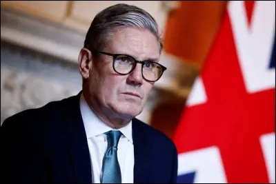 En devenant premier ministre en juillet 2024, il marque ainsi le retour du parti travailliste au gouvernement d'o&ugrave; il &eacute;tait absent depuis 2010 :
