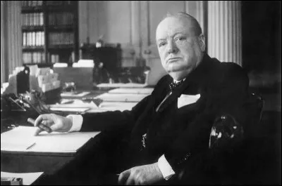 Il a &eacute;t&eacute; au total 8 ans et 8 mois premier ministre ; il l'&eacute;tait lors de l'arriv&eacute;e d'Elizabeth II sur le tr&ocirc;ne :