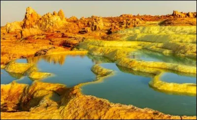 Dans quel pays le d&eacute;sert Danakil se trouve-t-il majoritairement ?