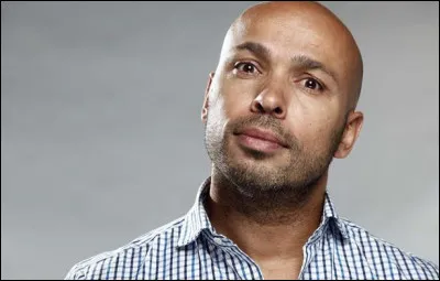Qui est cet acteur qui joue un des r&ocirc;les principaux dans la s&eacute;rie t&eacute;l&eacute;vis&eacute;e ''En place'' ?