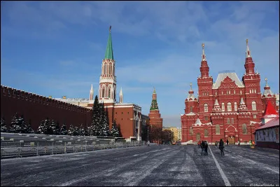 Quel est le nom de cette place c&eacute;l&egrave;bre de Moscou ?
