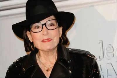 Quel est le nom de famille de cette chanteuse grecque ayant pour pr&eacute;nom "Nana" ?