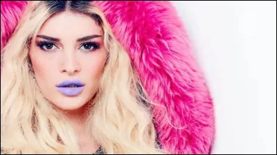 Qui a interpr&eacute;t&eacute; le tube "Bonbon" en 2015 ?