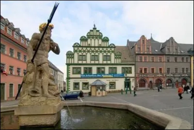 Ville allemande de 65 000 habitants, situ&eacute;e en Thuringe :