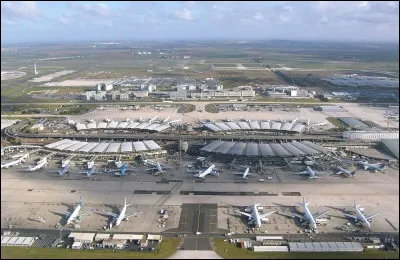 Quelle lettre est utilis&eacute;e dans le code OACI pour d&eacute;signer les a&eacute;roports fran&ccedil;ais m&eacute;tropolitains ?