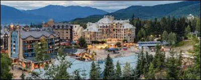 Ville canadienne de Colombie britannique, situ&eacute;e dans les montagnes de la cha&icirc;ne c&ocirc;ti&egrave;re au nord de Vancouver :