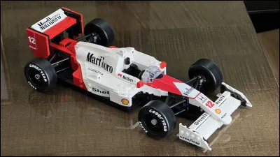 Le record du plus grand nombre de pole positions cons&eacute;cutives appartient &agrave; Ayrton Senna.
