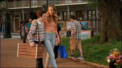 Quel est le film o&ugrave; Sabrina Carpenter joue le r&ocirc;le de la grande s&oelig;ur d'une fille qui complexe sur sa taille ?