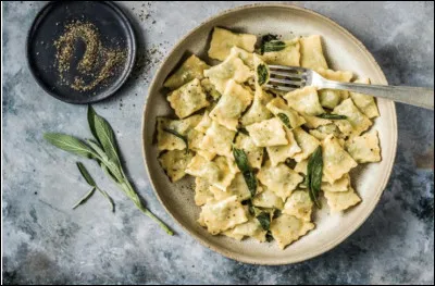 Quelle ville du Pi&eacute;mont est le berceau de l'agnolotti, vari&eacute;t&eacute; de p&acirc;te farcie de viande, de l&eacute;gumes ou de fromage