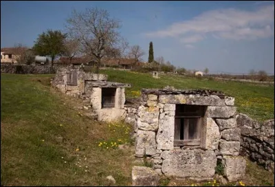 Village occitan, dans l'aire d'attraction Cadurcienne, Laburgade se situe dans le d&eacute;partement ...