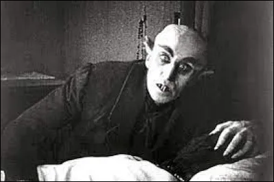 Quel est le nom du vampire dans le film allemand de 1922 r&eacute;alis&eacute; par ''Friedrich Wilhelm Murnau'' ?
