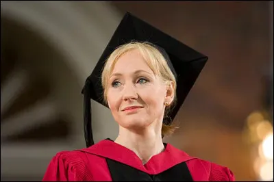 Quel th&egrave;me particulier J. K. Rowling, autrice de Harry Potter, explore-t-elle lors de son discours devant les diplom&eacute;s de l'Universit&eacute; de Harvard, le 5 juin 2008 ?