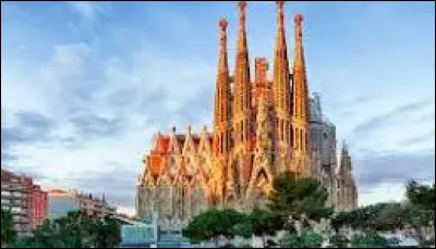 Quel est le nom de ce monument espagnol tr&egrave;s connu de Barcelone ?