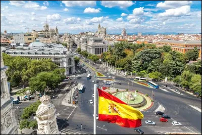Quel type de r&eacute;gime politique est actuellement en place en Espagne ?