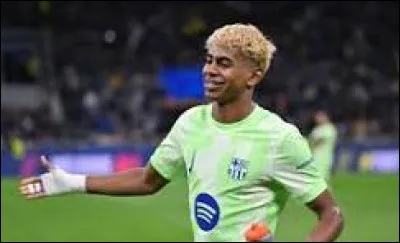 Qui a d&eacute;j&agrave; &eacute;t&eacute; un joueur de l'&eacute;quipe de foot d'Espagne ?